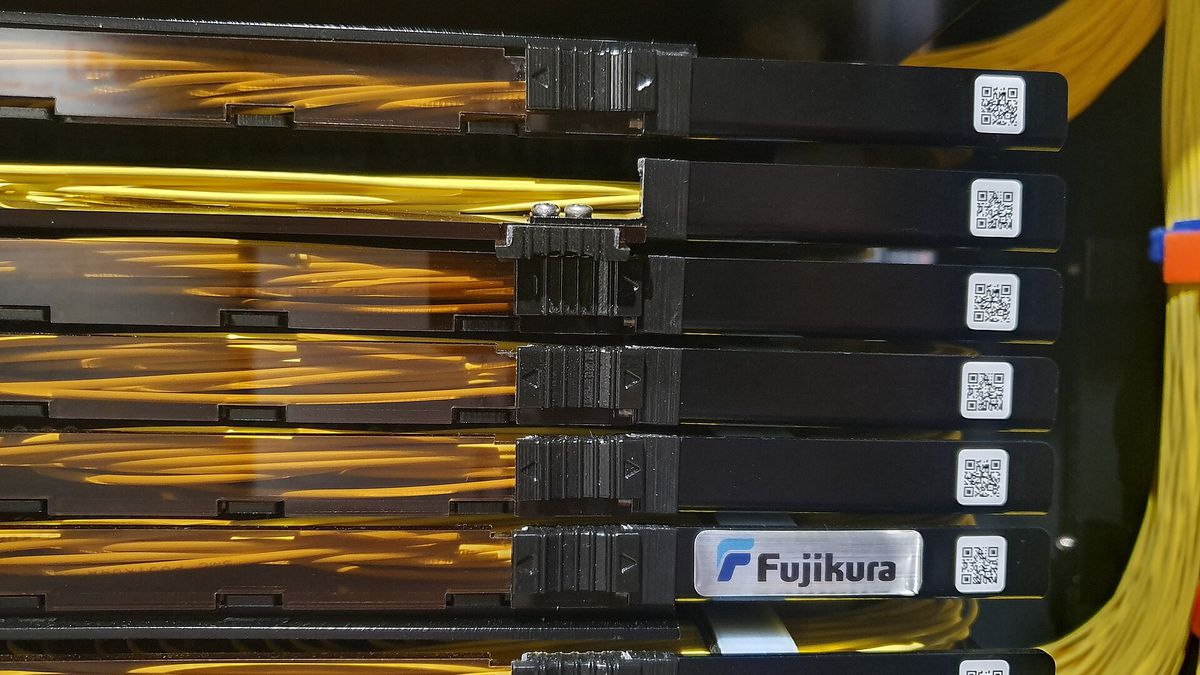 饿饭加速器双栈接入落地所用的光纤线缆